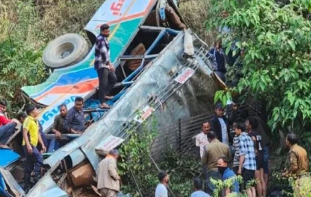 उत्तराखंड में बड़ा हादसा; अल्मोड़ा में बस खाई में गिरी, 36 यात्रियों की मौत ?