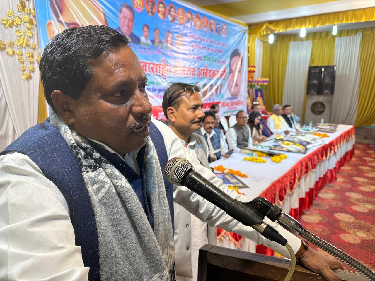 फर्रुखाबाद:समावेशी समाज के निर्माण में अपना अभूतपूर्व योगदान देने वाले डॉ आंबेडकर सदियों तक याद किए जाएंगे-डॉ रामशंकर
