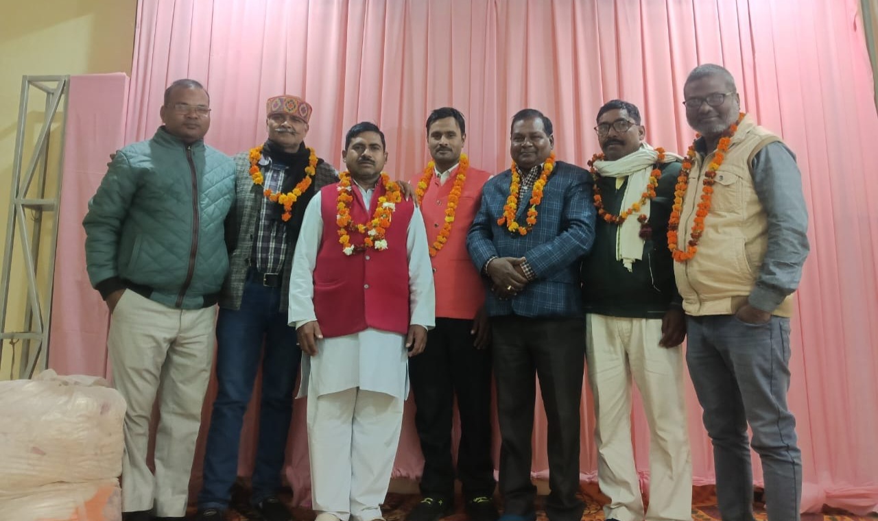 लखीमपुर खीर: राष्ट्रीय चमार रेजीमेंट संघर्ष समिति के सदस्यों ने प्रदेश अध्यक्ष के नेतृत्व में राष्ट्रीय महासचिव के जनपद आगमन पर भव्य स्वागत किया
