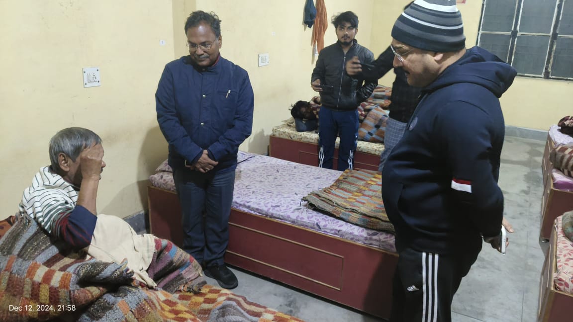 फर्रुखाबाद: जिलाधिकारी ने रैन बसेरा का किया आकस्मिक निरीक्षण ?