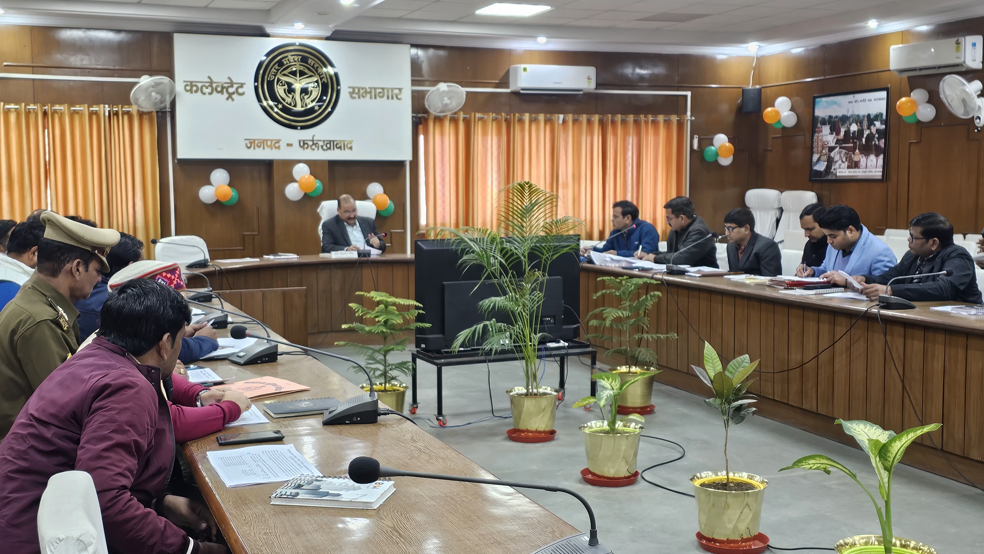फर्रुखाबाद: जिला सड़क सुरक्षा समिति की बैठक सम्पन्न शुकरूल्लापुर ओवरब्रिज की कमियां तत्काल करें दूर-डीएम