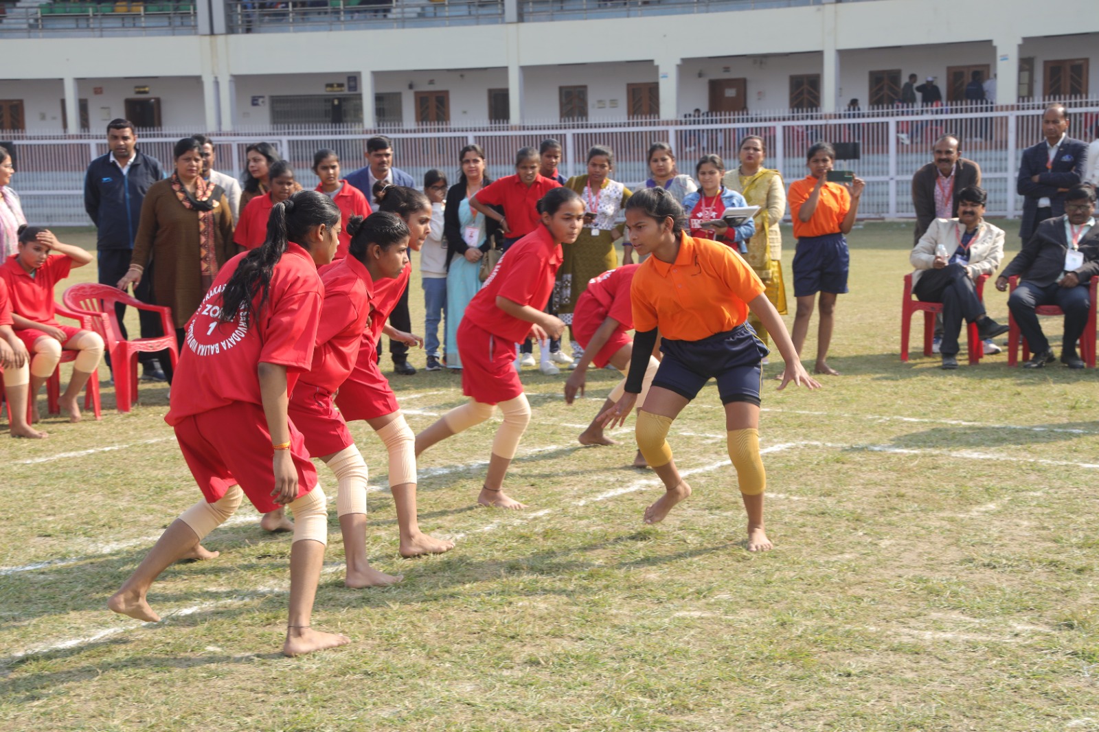 प्रयागराज-सर्वाेदय विद्यालयों की तीन दिवसीय राज्य स्तरीय खेलकूद प्रतियोगिता का शुभारंभ