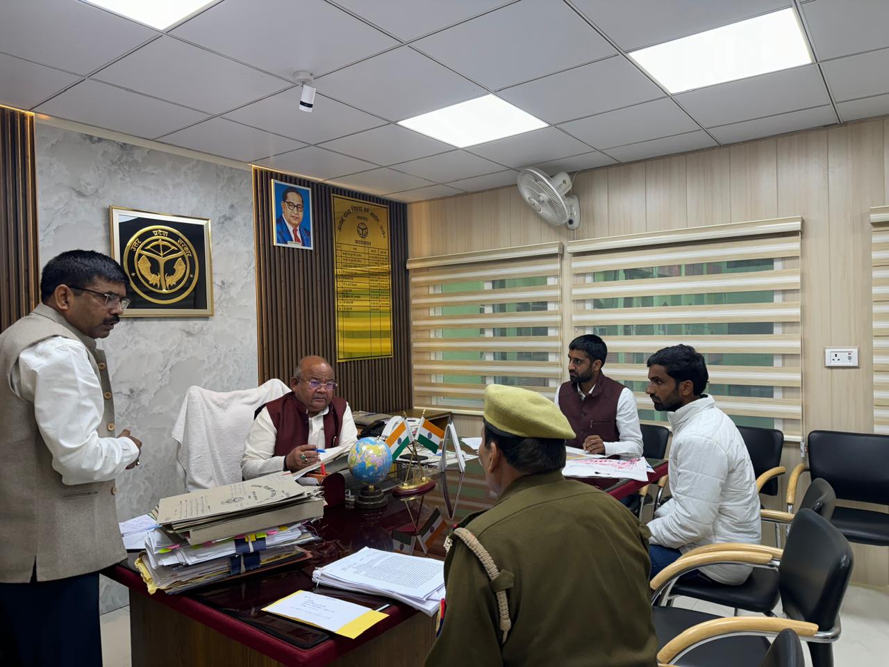 प्रयागराज- पिछड़ा वर्ग आयोग अध्यक्ष राजेश वर्मा ने विभिन्न जनपदों की शिकायतों पर की सुनवाई