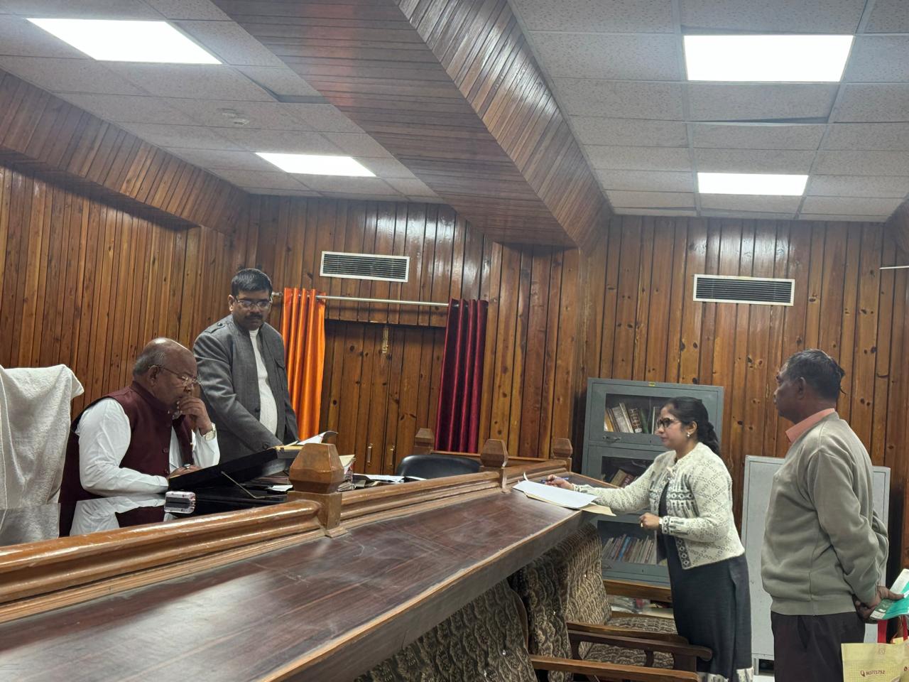 प्रयागराज- उत्तर प्रदेश पिछड़ा वर्ग राज्य आयोग द्वारा विभिन्न शिकायतों पर सुनवाई, कई प्रकरणों का हुआ निस्तारण