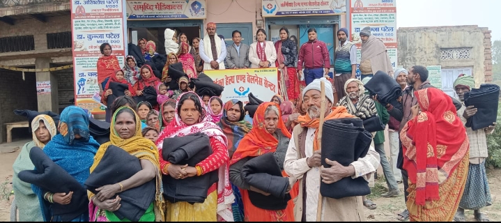 जौनपुर:डिग्निटी आफ लाईफ फाउंडेशन गरियाव द्वारा स्मृतिशेष स्वर्गीय श्री लालता प्रसाद मौर्य जी के स्मृति में किया गया कम्बल वितरण
