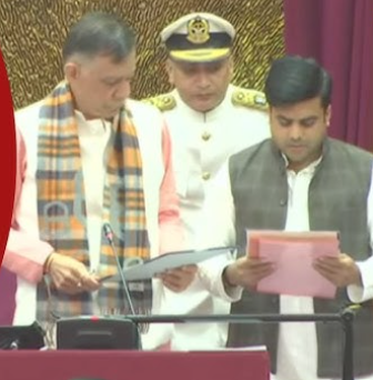मैनपुरी : विधानसभा अध्यक्ष ने तेज प्रताप यादव को दिलाई शपथ