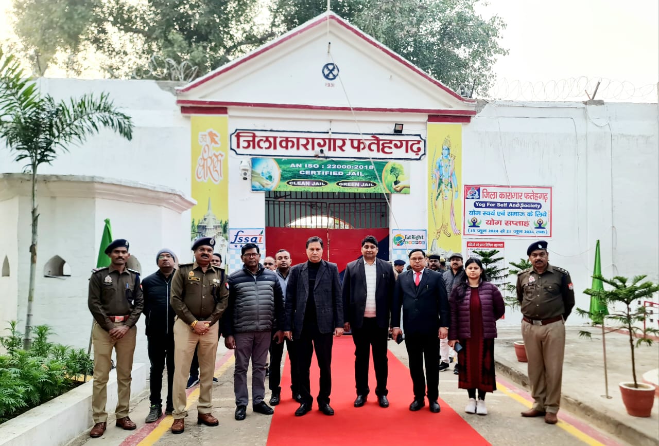 फर्रुखाबाद:जिला जज विनय कुमार की अध्यक्षता में बोर्ड ऑफ विजिटर द्वारा जिला कारागार का निरीक्षण किया गया।