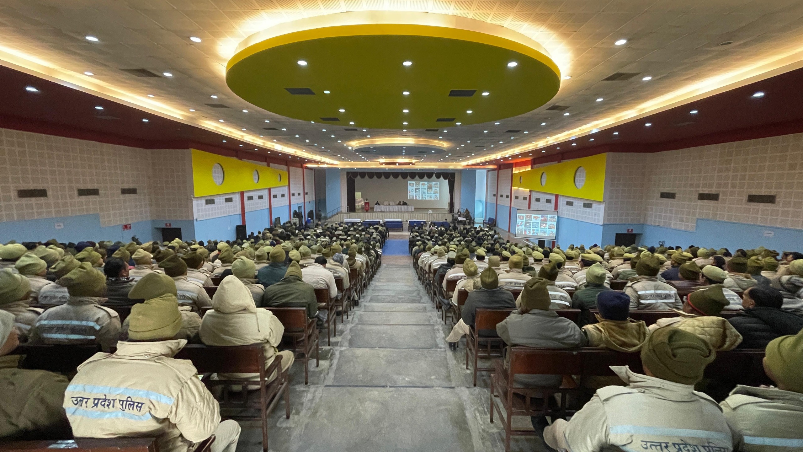 प्रयागराज- MNIT के सभागार में पुलिस महानिदेशक, "रूल्स एंड मैन्युअल्स" अध्यक्षता में गोष्ठी आयोजित की गयी।