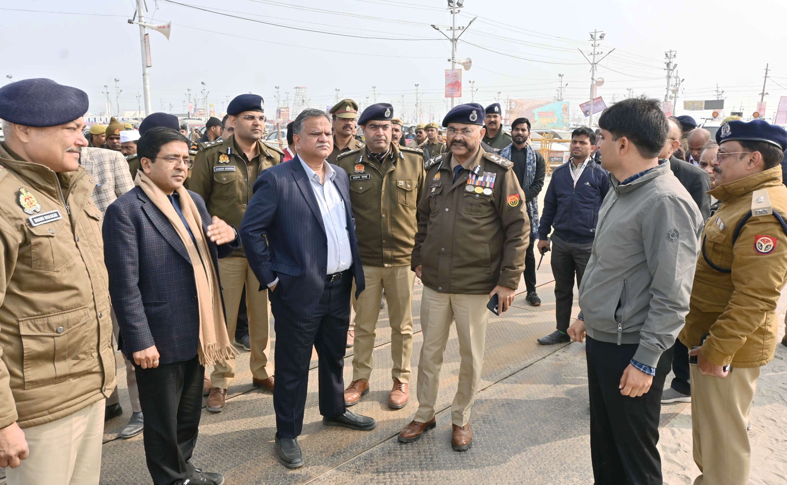 प्रयागराज-महाकुम्भ-2025 के सकुशल एवं निर्विघ्न आयोजन के दृष्टिगत समीक्षा बैठक की गई।