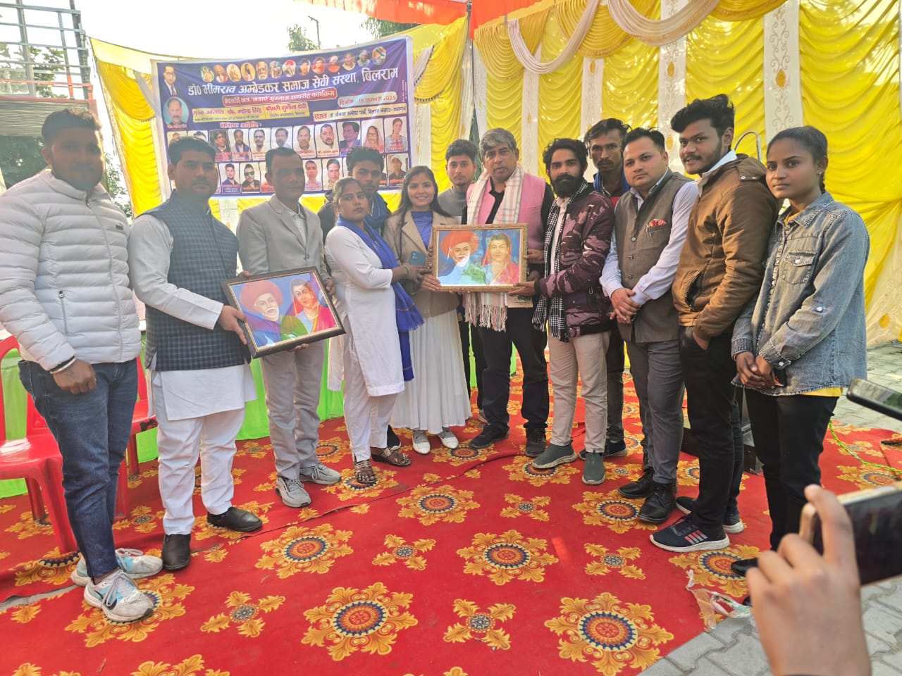 कासगंज में अब्दुल हाफिज गंदी  को डॉ भीमराव अंबेडकर समाजसेवी संस्था द्वारामेधावी छात्र-छात्राओं सम्मानित कार्यक्रम किया गया