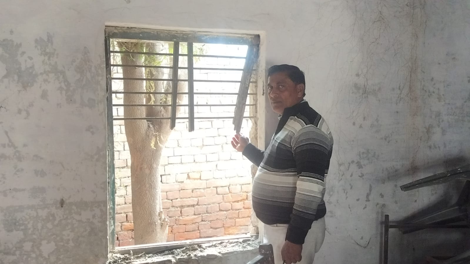 कन्नौज: अज्ञात चोरों ने विद्यालय के कमरे का ताला तोड़ हजारों रुपए की चोरी ?