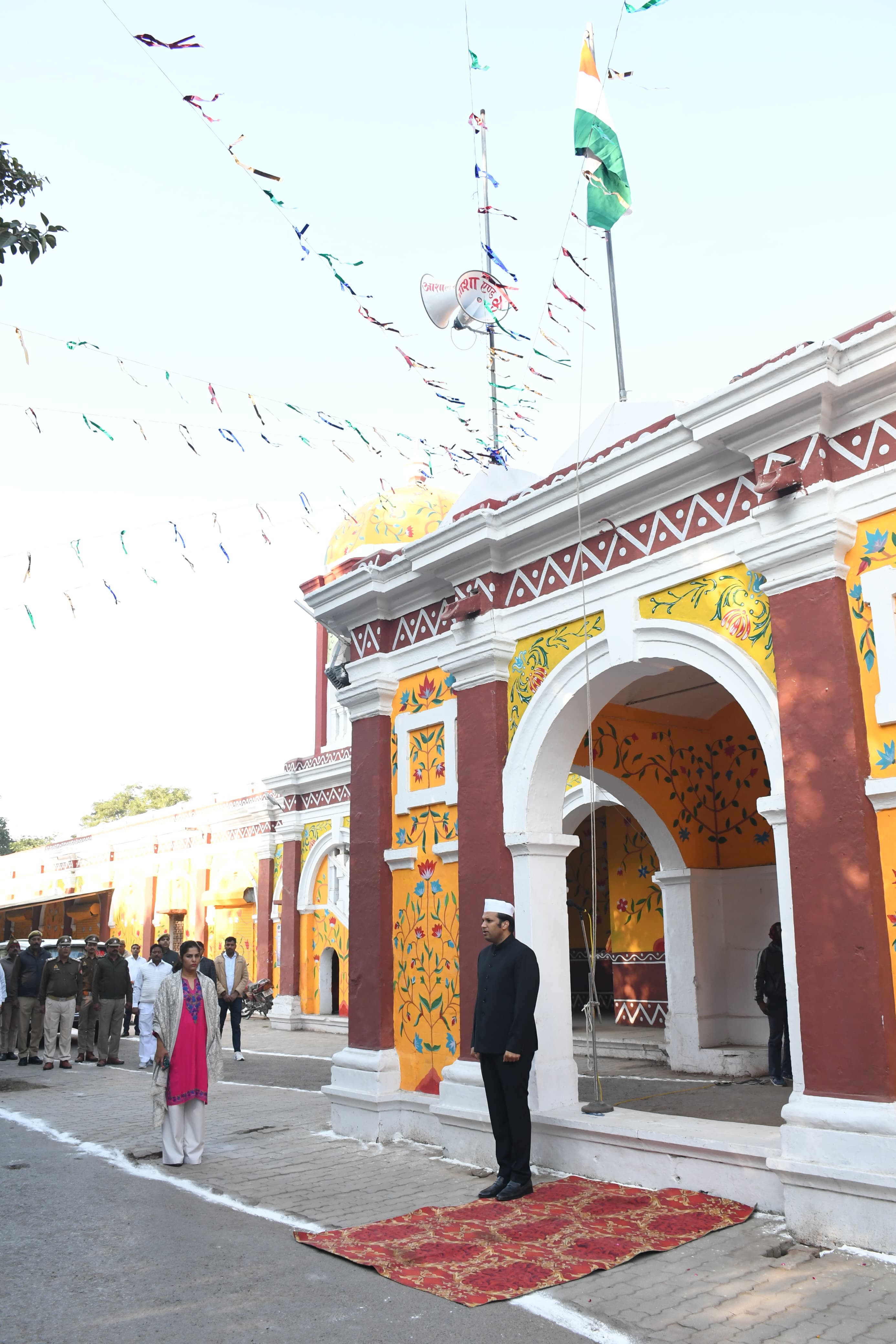प्रयागराज-जिलाधिकारी ने गणतंत्र दिवस पर कलेक्टेट में झण्डा फहराया ?