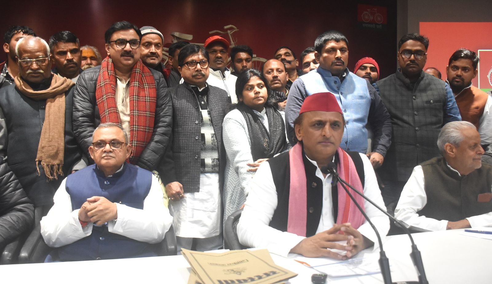 समाजवादी पार्टी के राष्ट्रीय अध्यक्ष श्री अखिलेश यादव ने कहा है , मिल्कीपुर विधानसभा उपचुनाव में भाजपा के पैर उखड़ गए हैं।