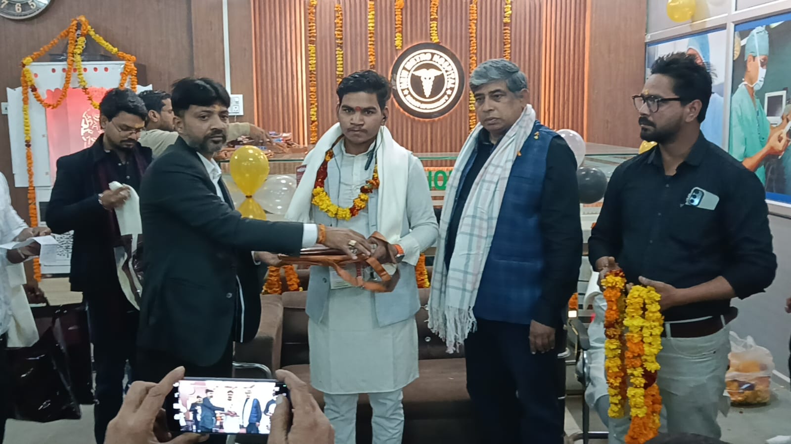 कासगंज - मेट्रो हॉस्पिटल का उद्घाटन चिकित्सा क्षेत्र में अच्छी सुविधाओं से लैस है मेट्रो मल्टी स्पेशलिटी हॉस्पिटल ?