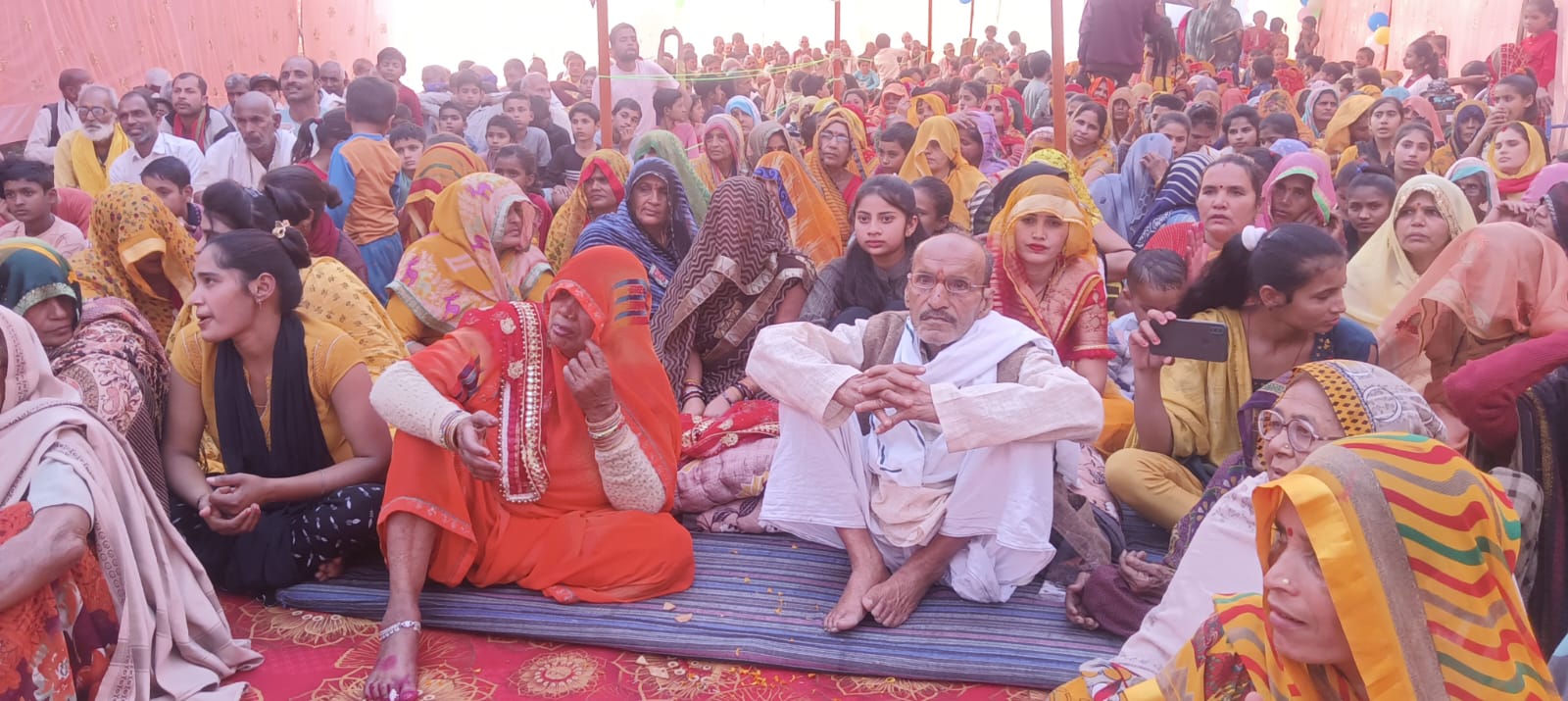 बांदा: श्रीमद् भागवत कथा में धूमधाम से मनाया गया श्री कृष्ण जन्मोत्सव