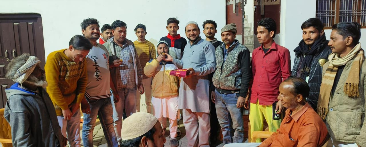 हरदोई :भाजपा की ऐतिहासिक जीत पर हाजी वली  मोहम्मद चेयरमैन गोपामऊ ने मनाया जश्न ?