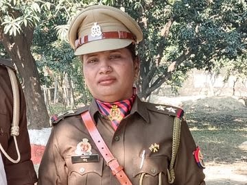 फर्रुखाबाद:पुलिस अधीक्षक ने मोनू शाक्य को सौपा अमृतपुर थानाध्यक्ष का चार्ज ?