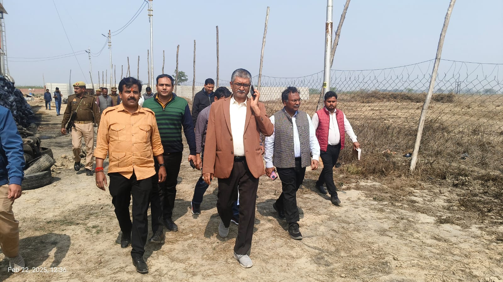 फर्रुखाबाद:औद्योगिक आस्थान खिमसेपुर में जिलाधिकारी द्वारा स्थलीय निरीक्षण किया गया।