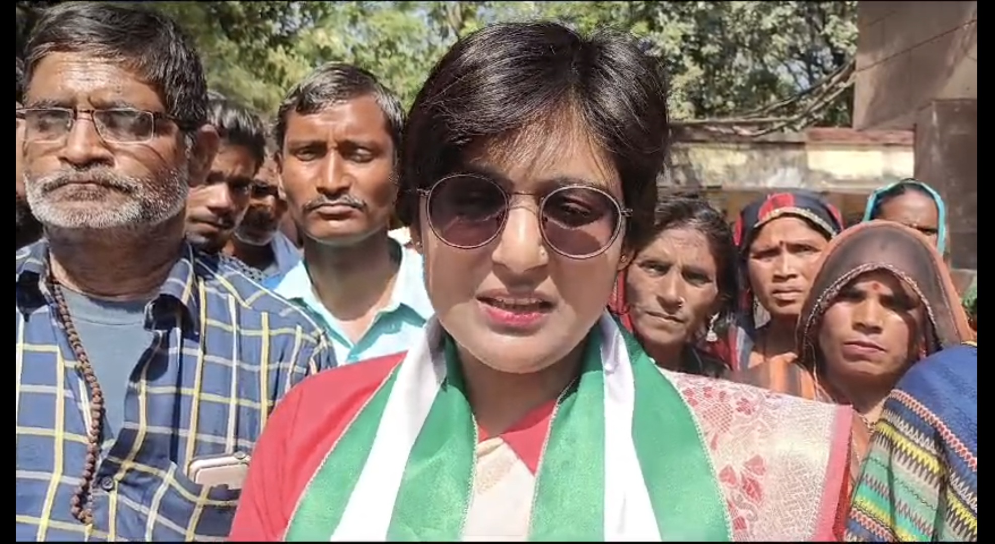 बांदा:शोषित रेडी पटरी दुकानदारों की आवाज बनी शालिनी पटेल,प्रदेश/ज़िला प्रशासन को किया आगाह।