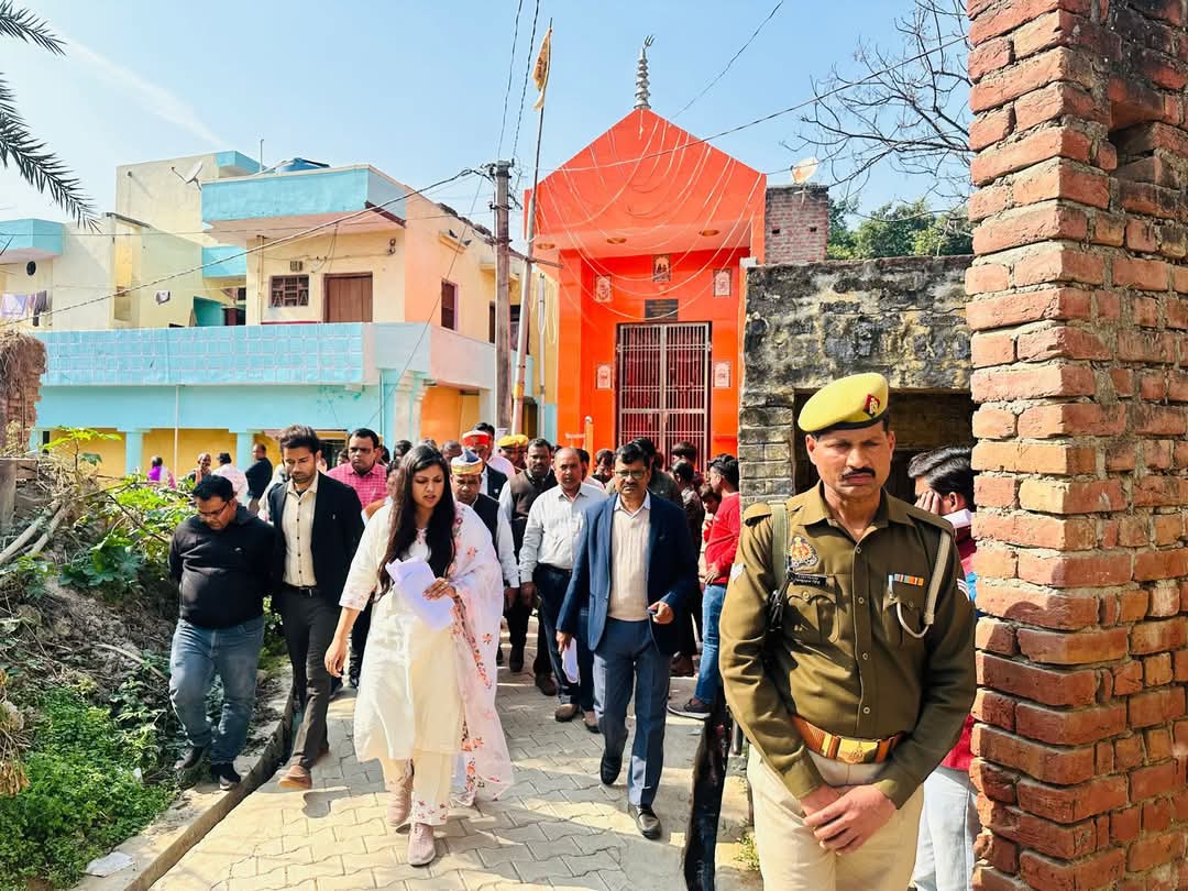 कासगंज : जिलाधिकारी मेधा रूपम ने किया भगवन्तपुर जूनियर हाईस्कूल, प्राथमिक विद्यालय कल्याणपुर, कस्तूरबा गॉधी विद्यालय का औचक निरीक्षण।