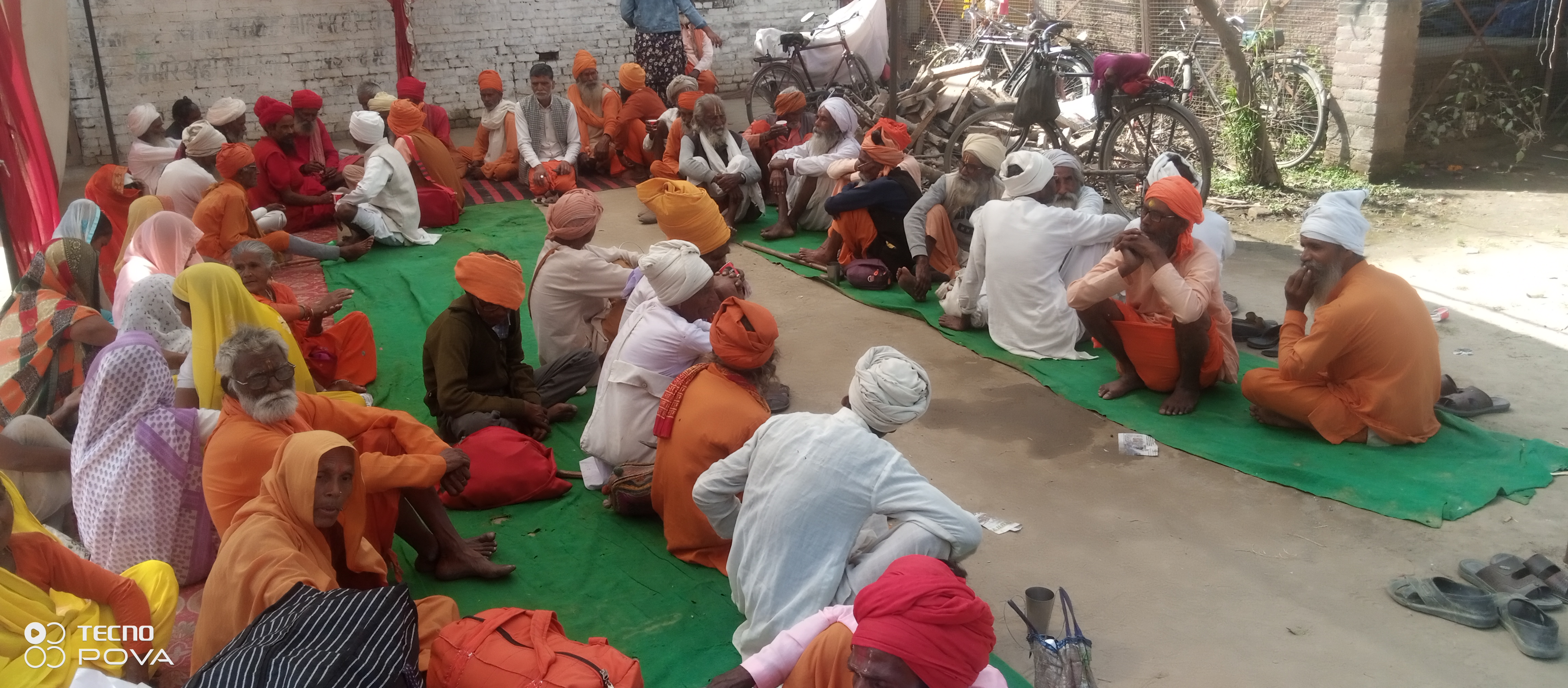 लखीमपुर खीरी : उदासीन आश्रम हनुमान मंदिर ग्राम अलियापुर में चल रहे विश्व कल्याण हेतु श्री रुद्र महायज्ञ कथा व प्रवचन बड़ी ही धूमधाम के साथ संपन्न
