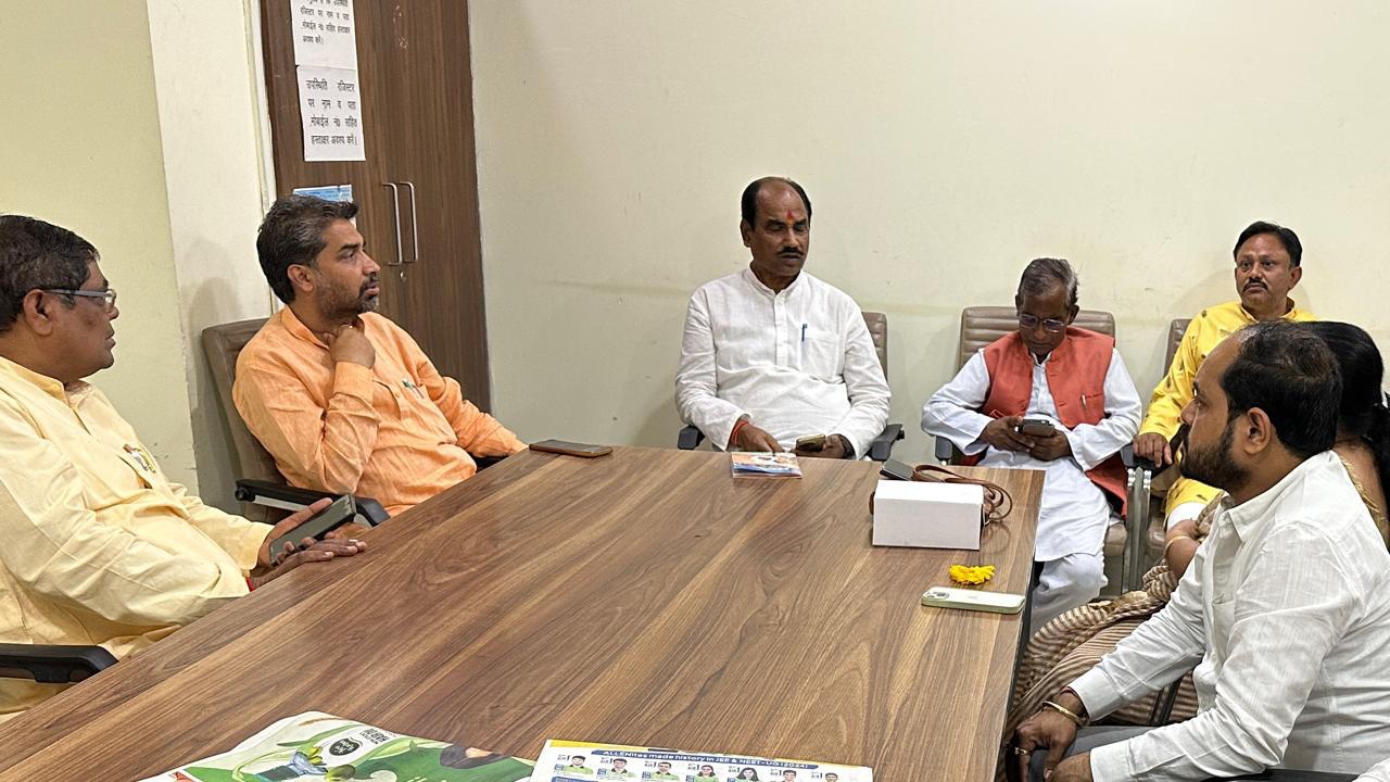 फर्रुखाबाद:आठ वर्षों के कार्यकाल में प्रदेश में हुए विकास कार्यों एवं ऐतिहासिक फैसलों की जानकारी घर-घर पहुंचायेगे पदाधिकारी।