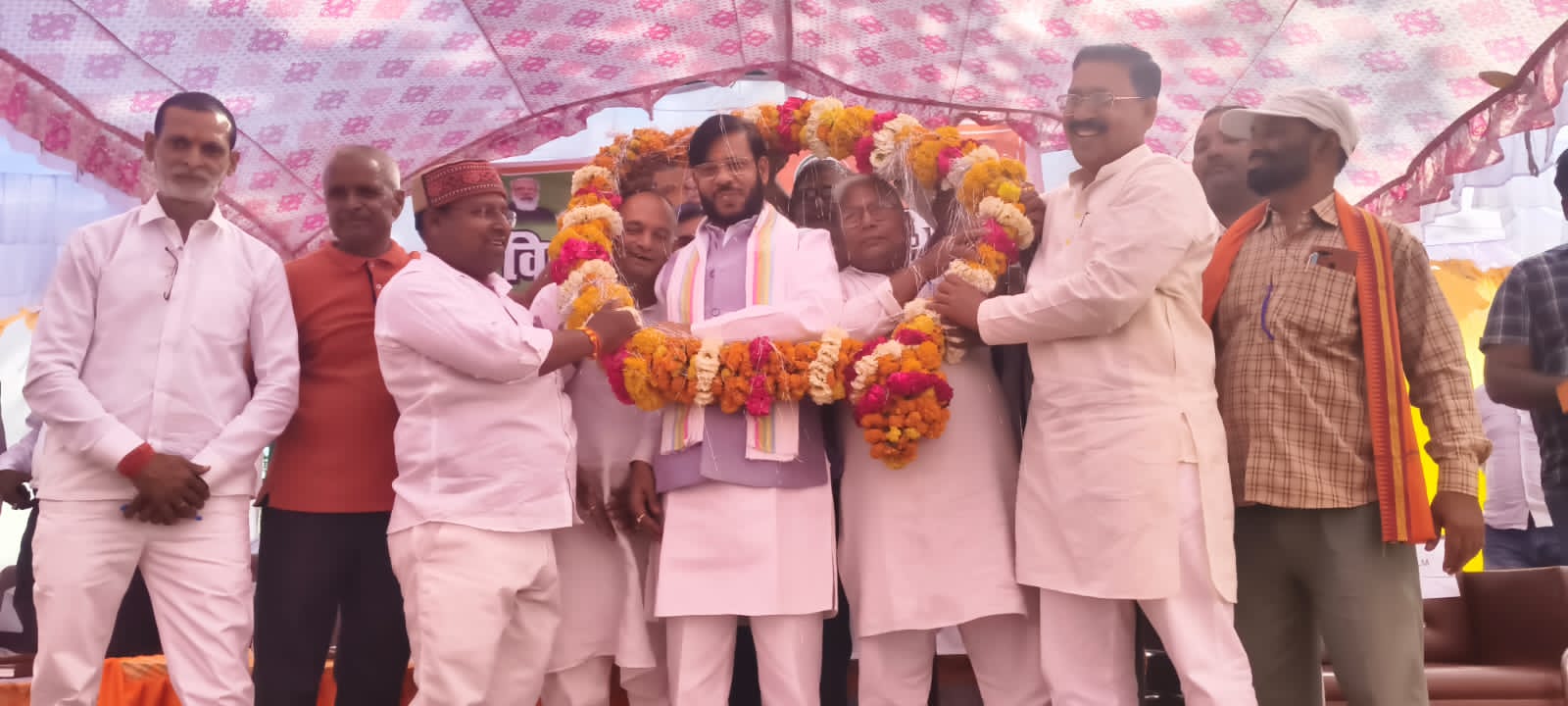 रायबरेली :मनोज पाण्डेय के नृत्य तत्व में किया गया जन सुविधा शिविर का आयोजन