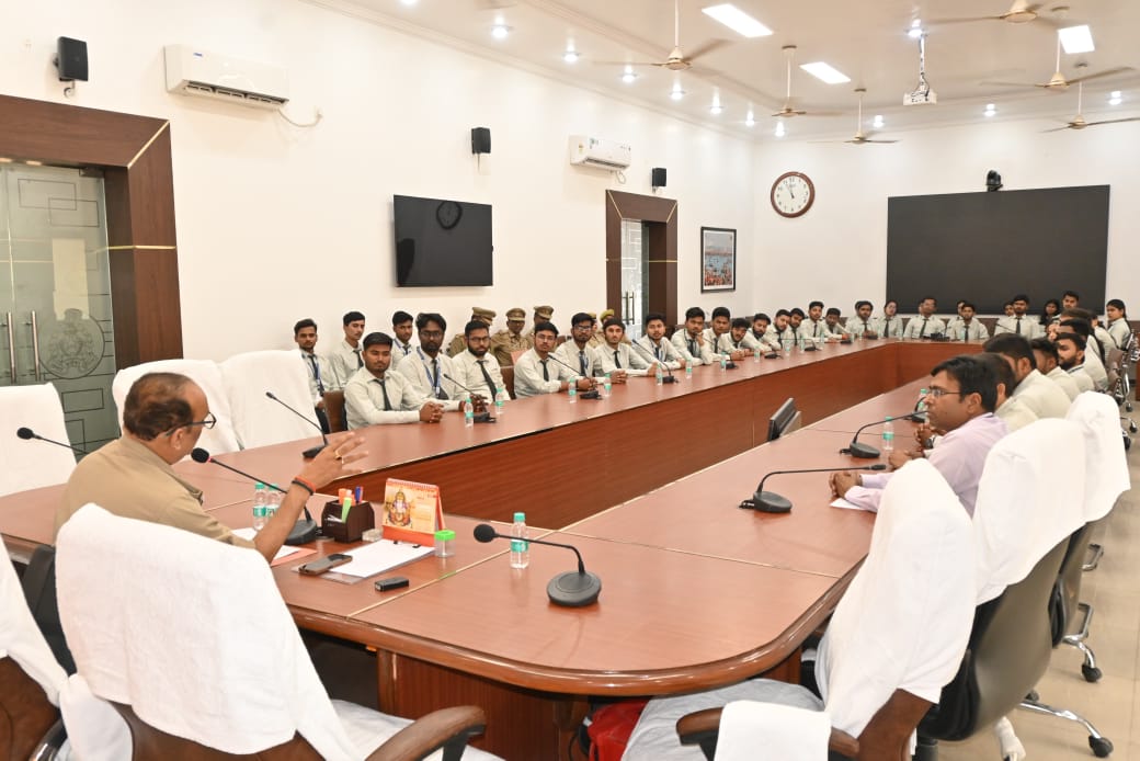 खेल मंत्रालय द्वारा संचालित 30 दिवसीय कार्यक्रम फेज-2 का शुभारम्भ रिजर्व पुलिस लाइन्स कमिश्नरेट प्रयागराज में किया गया