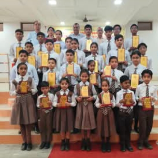 लखीमपुर खीरी : सरस्वती विद्या निकेतन गोला का वार्षिक परीक्षाफल वितरण समारोह संपन्न ?