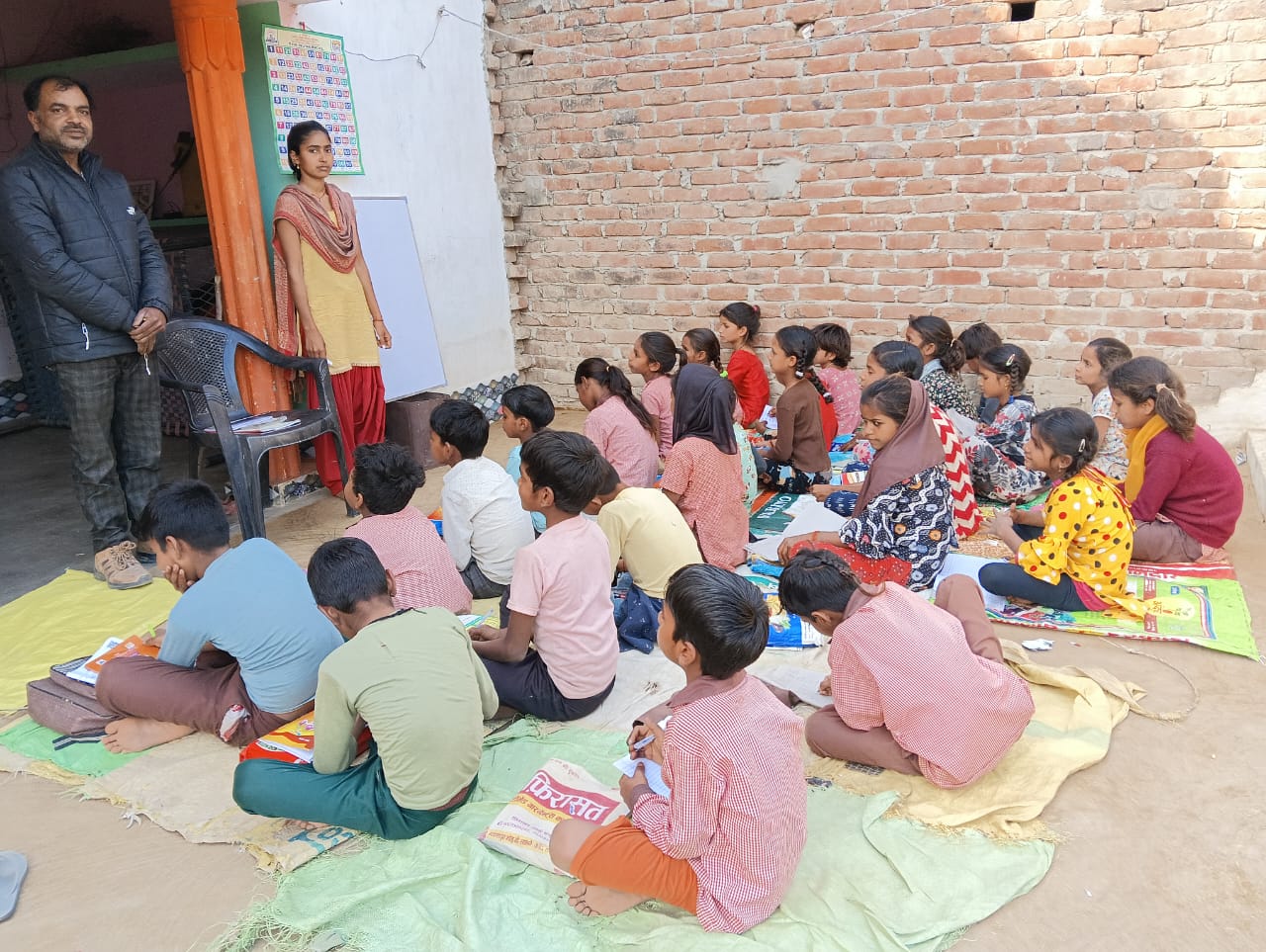 शाहजहांपुर : सरदार पटेल अतिरिक्त शिक्षा कार्यक्रम के सुपरवाइजर इन्द्र जीत व्लाक तिलहर को संस्था ने निष्काषित किया