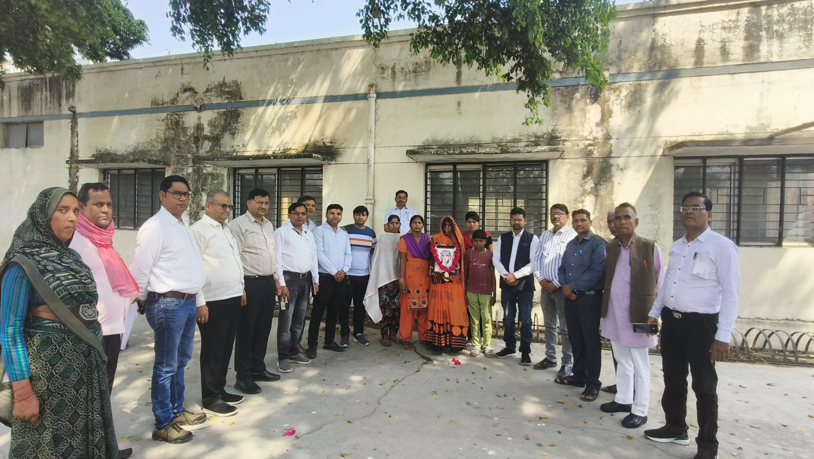 मैनपुरी : जैन इंटर कालेज करहल के दिवंगत चतुर्थ श्रेणी कर्मचारी के नॉमिनी को 50 लाख से अधिक सहयोग करेगी टीचर्स सेल्फ केयर टीम उत्तर प्रदेश