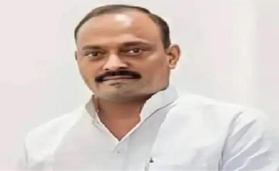 सपा सांसद पर बोर्ड परीक्षा में नकल कराने का मुकदमा दर्ज