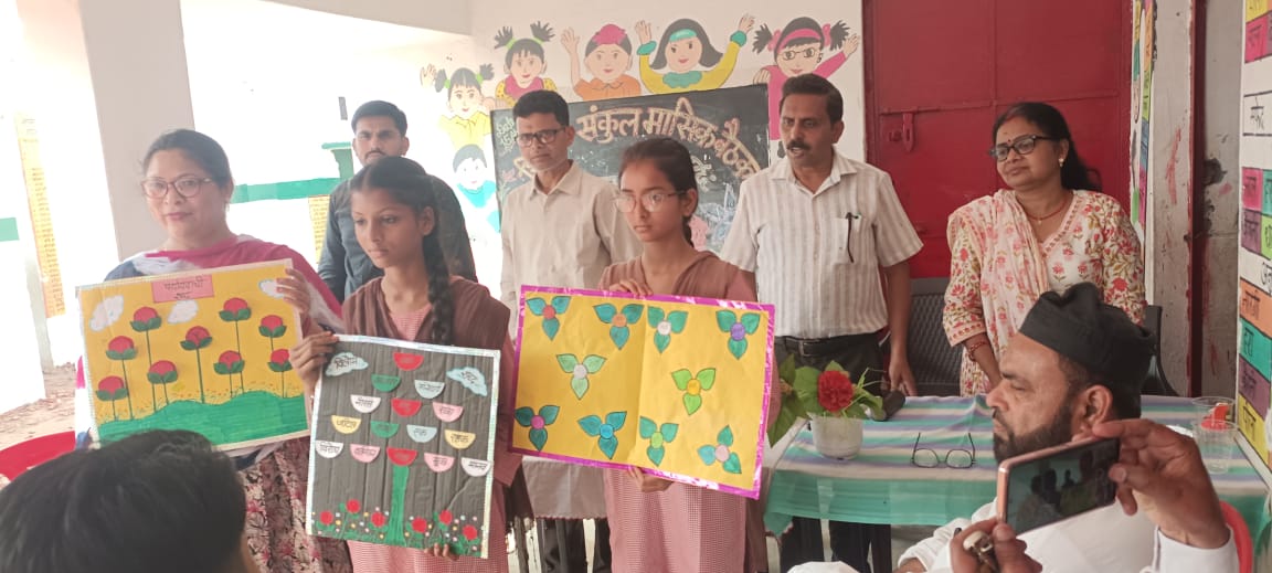 पीलीभीत : संकुल स्तरीय शिक्षक मासिक संगोष्ठी संकुल रघुनाथपुर, भगवंतापुर, पिपरिया दुलई और माधोटांडा के विद्यालयों में आयोजित हुई