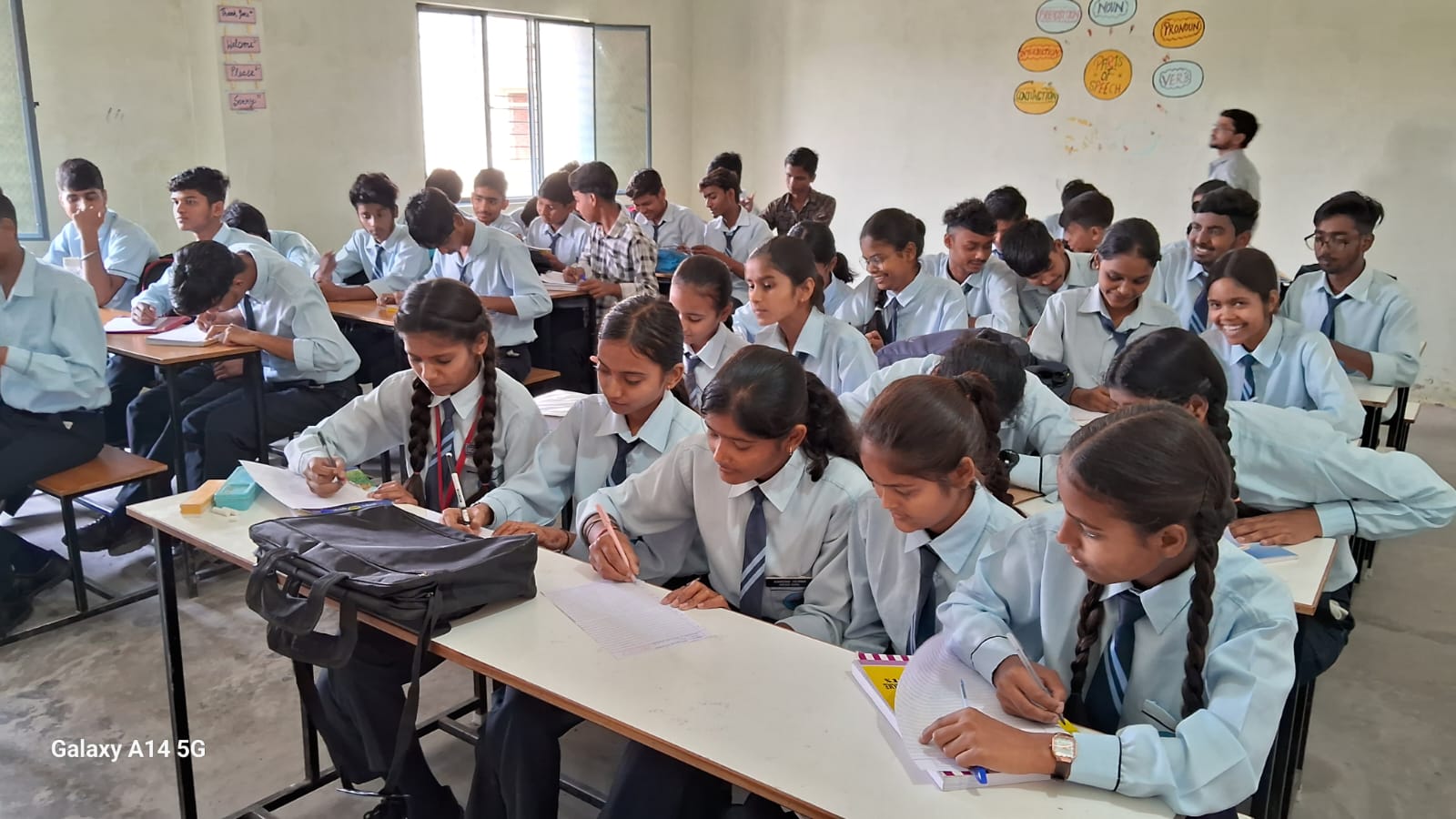 पीलीभीत : सेटअप इंटर कॉलेज में आयोजित हुआ लैपटॉन कार्यक्रम, 100 से अधिक विद्यार्थियों ने लिया भाग