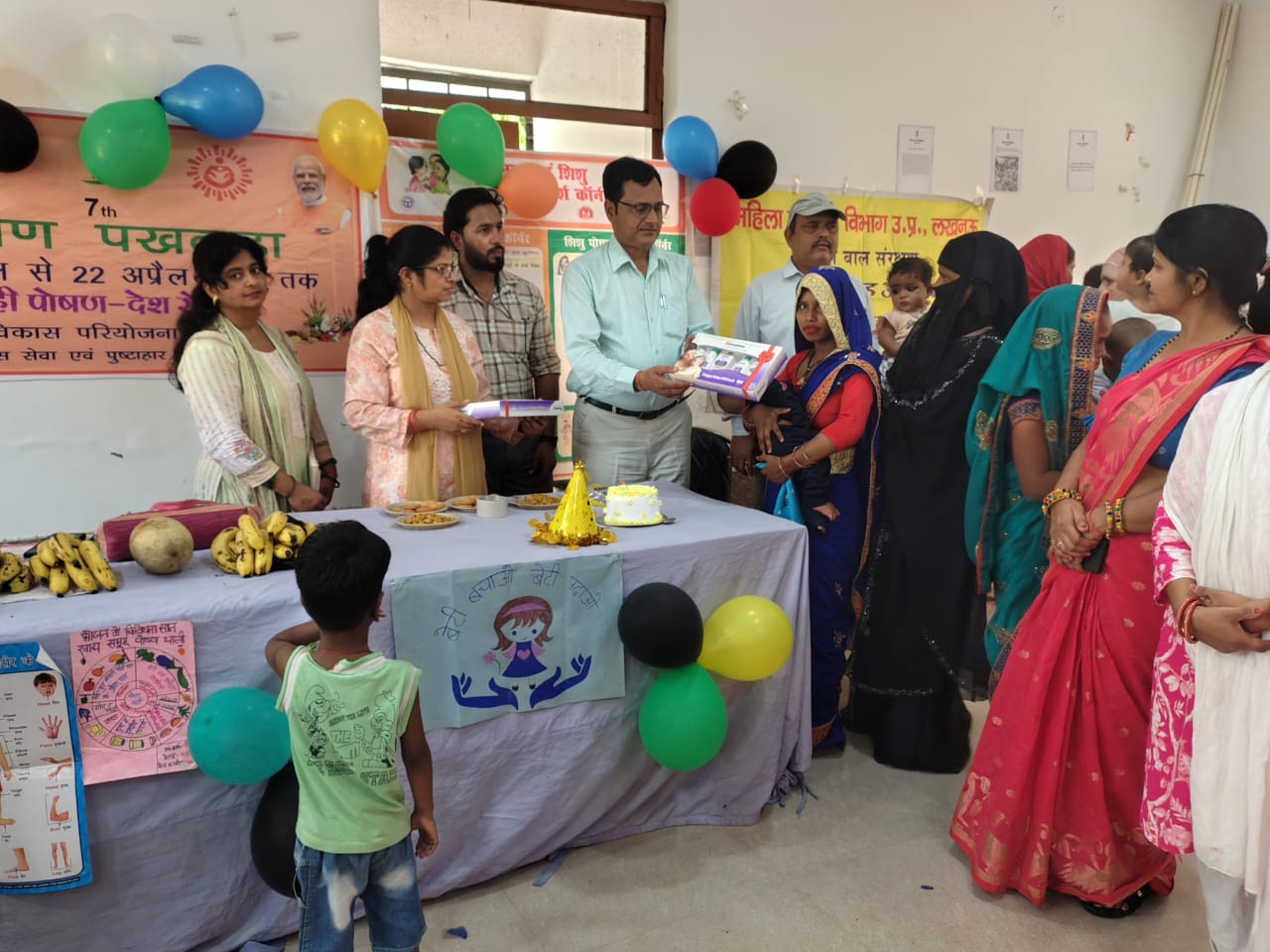 पीलीभीत:बाल विवाह करने वाले माता पिता व विवाह में उपस्थित पण्डित/काजी, हलवाई, टेन्ट वाला एवं खाना बनाने वालों को सजा दिए जाने का प्राविधान है।