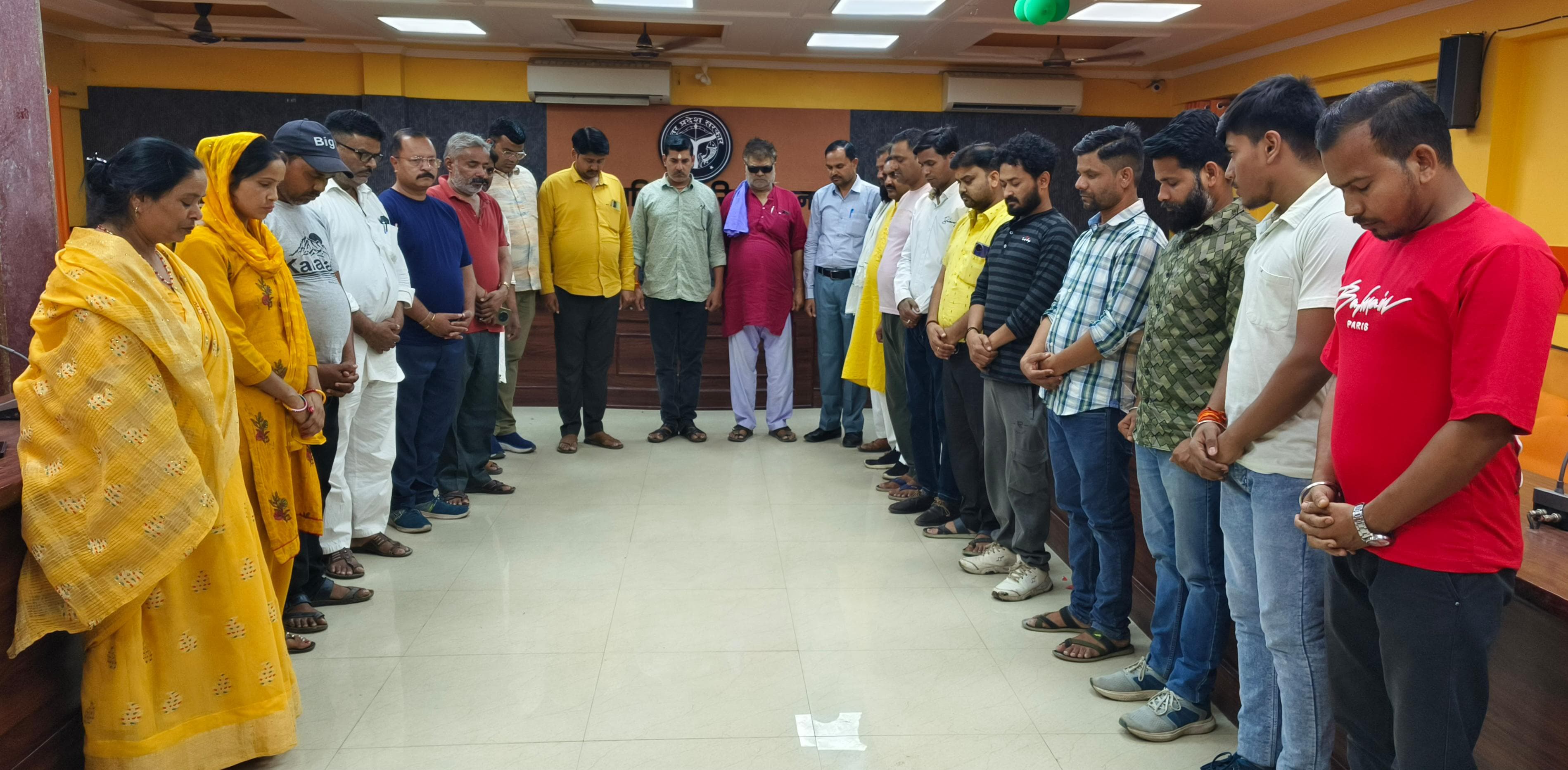 पीलीभीत : पहलगाम कश्मीर में हुए आतंकी हमले की घटना पर पालिका अध्यक्ष व सभासद ने घोर निंदा की