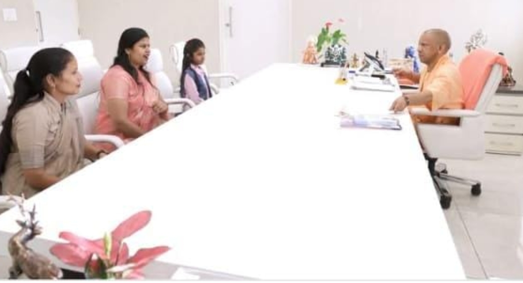 पीलीभीत : सभ्यता वर्मा ने मुख्यमंत्री से की मुलाक़ात, आदर्श विकास खंड बनाने की मांग की