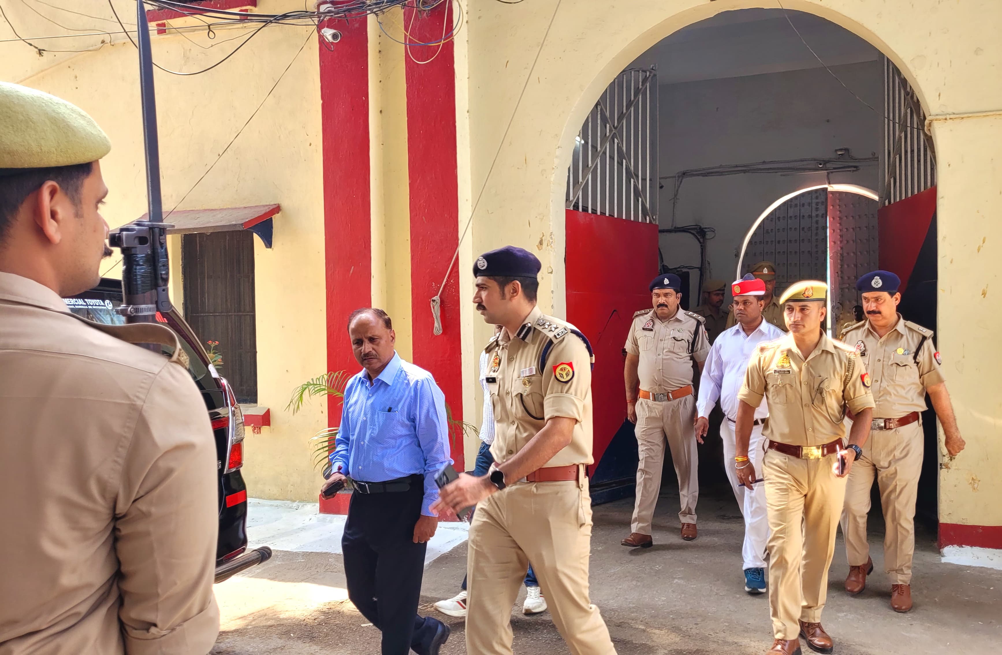 पीलीभीत :जिलाधिकारी एवं पुलिस अधीक्षक ने जिला कारागार का किया औचक निरीक्षण।