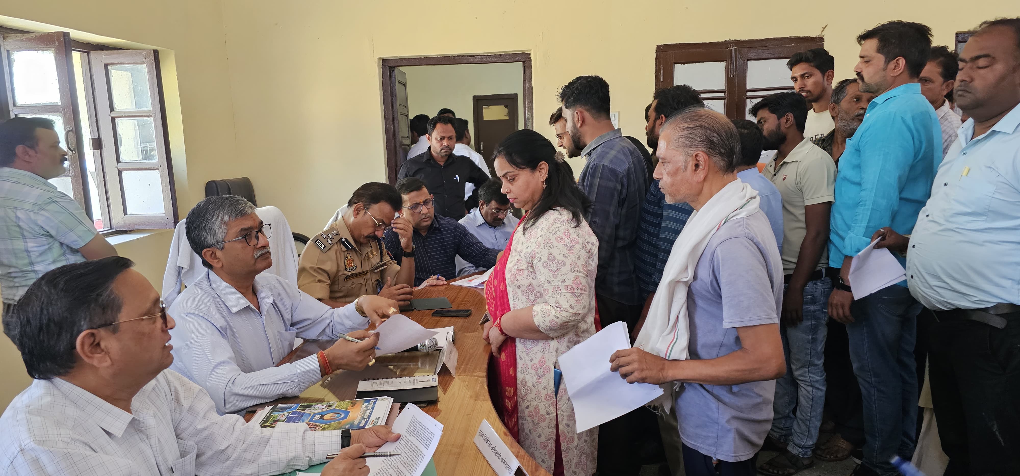 फर्रुखाबाद:जिलाधिकारी की अध्यक्षता में सम्पूर्ण समाधान दिवस का आयोजन, 86 शिकायतें प्राप्त 04 मौके पर निस्तारित।