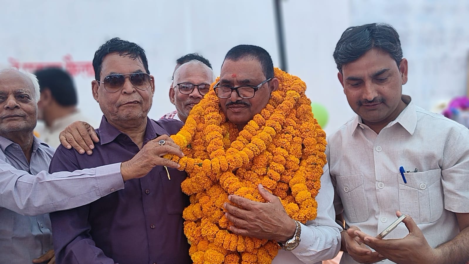 आजमगढ:शिक्षक सम्मान समारोह एवं शिक्षोन्नयन संगोष्ठी का आयोजन