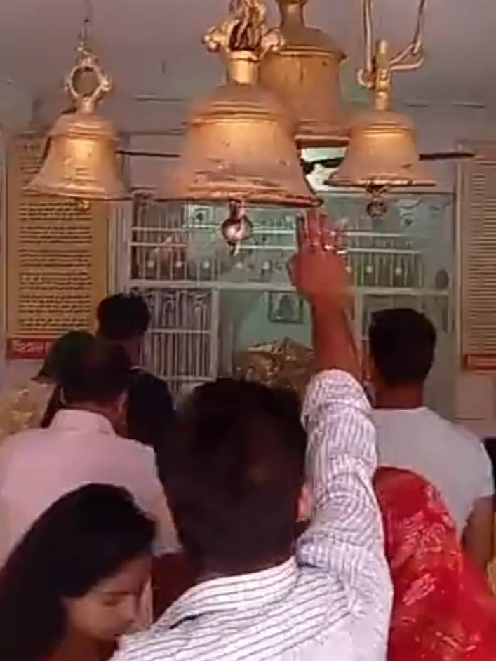 लखीमपुर खीरी : गोला गोकर्णनाथ - नवरात्रि का छठा दिन मां कात्यायनी को समर्पित....