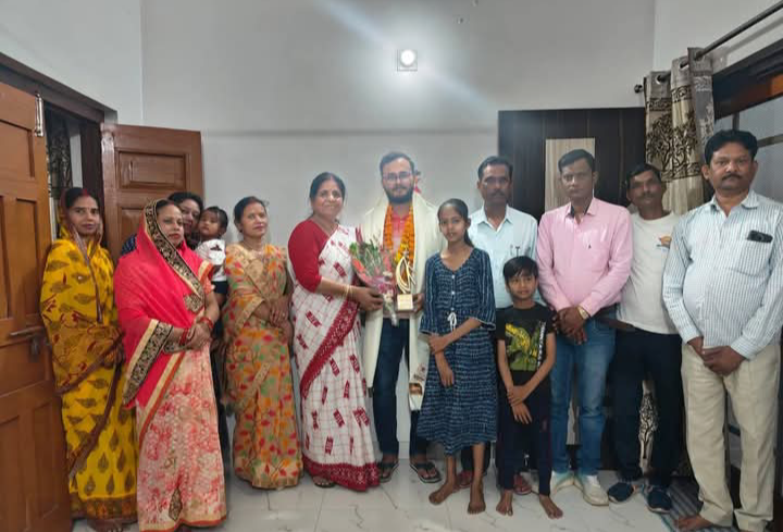 लखीमपुर खीरी :  गोला के लाल का ऑयल इंडिया लिमिटेड में सीनियर ऑफिसर जियोलॉजिस्ट पद पर हुआ चयन