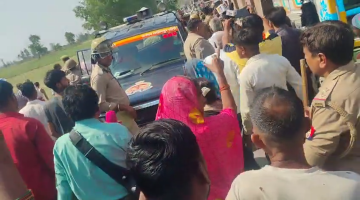लखीमपुर खीरी : गोला गकर्णनाथ - बाघ ने किया किसान पर हमला..