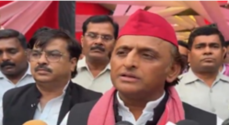 'दिव्यांग हैं…कुछ बोलूंगा विवाद हो जाएगा', रामभद्राचार्य को लेकर बोले अखिलेश यादव