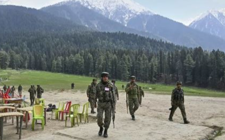 मॉस्को में भारतीय समुदाय ने पहलगाम पीड़ितों को श्रद्धांजलि दी ?