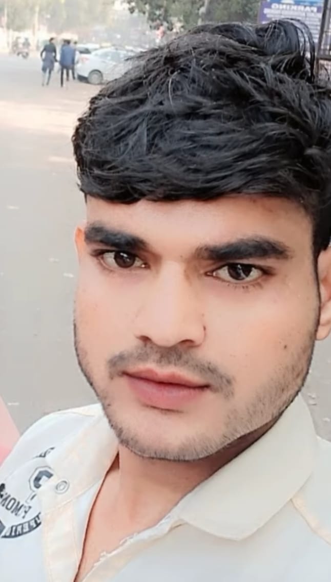 पीलीभीत:हाईवे पर घोड़े से टकराकर बाइक सवार की मौत।