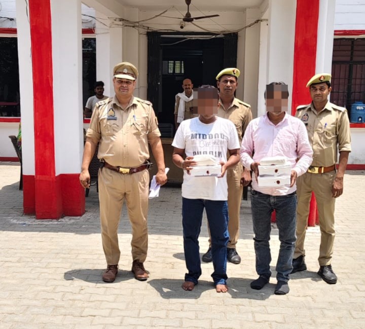 पीलीभीत :पुलिस ने दो आरोपियों से चरस व अबैध 315 बोर तमंचा कारतूस बरामद कर गंम्भीर धाराओं में जेल भेजा।