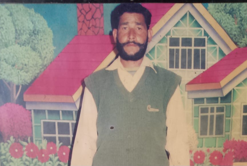 फर्रुखाबाद:एक सप्ताह से गायब पति की गुमसुदगी का पुलिस को सौपा प्रार्थना पत्र, कार्यवाही की मांग।