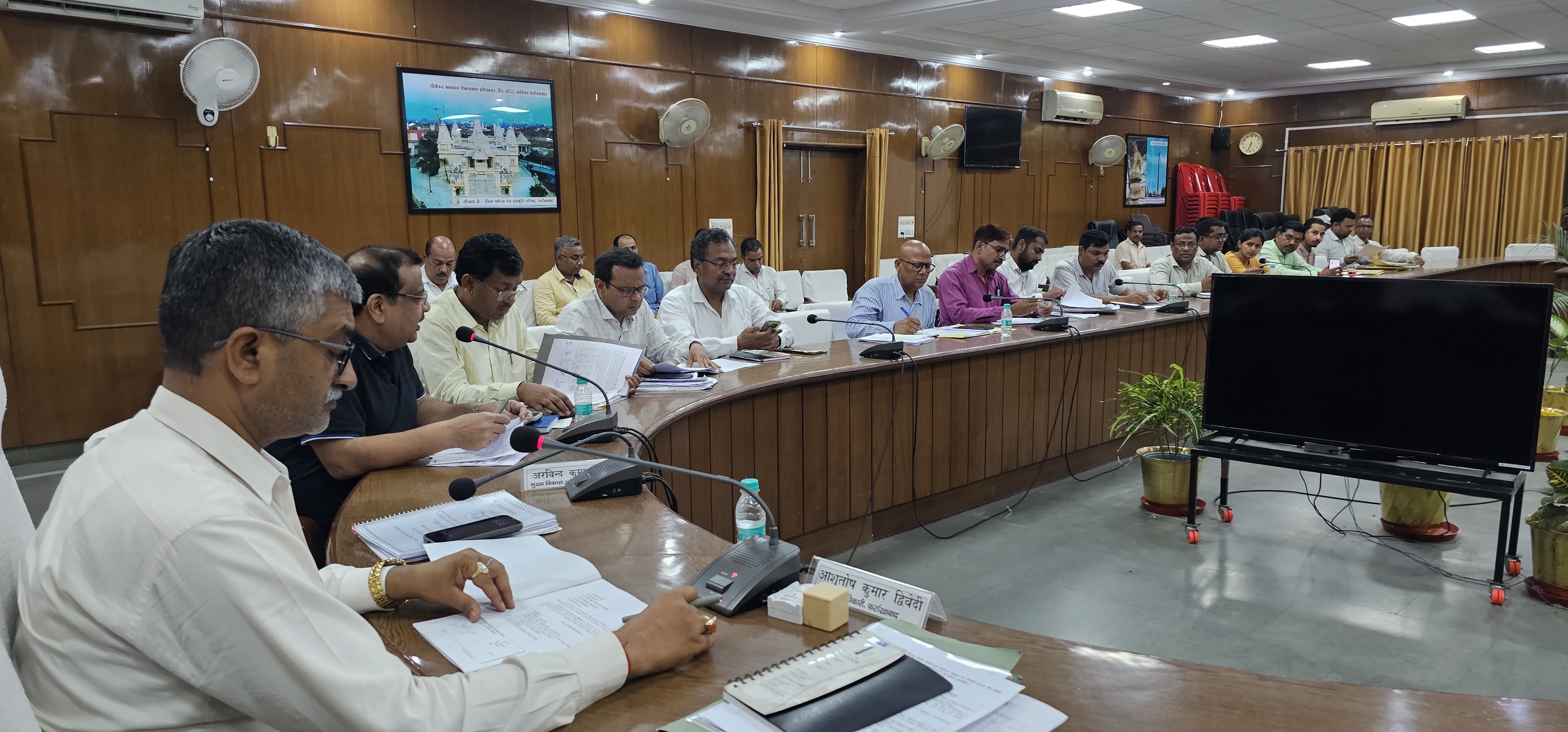 फर्रूखाबाद में स्थापित किये जायेंगे निजी बस अड्डे ईओ नगर पालिका कोे करें आवेदन।