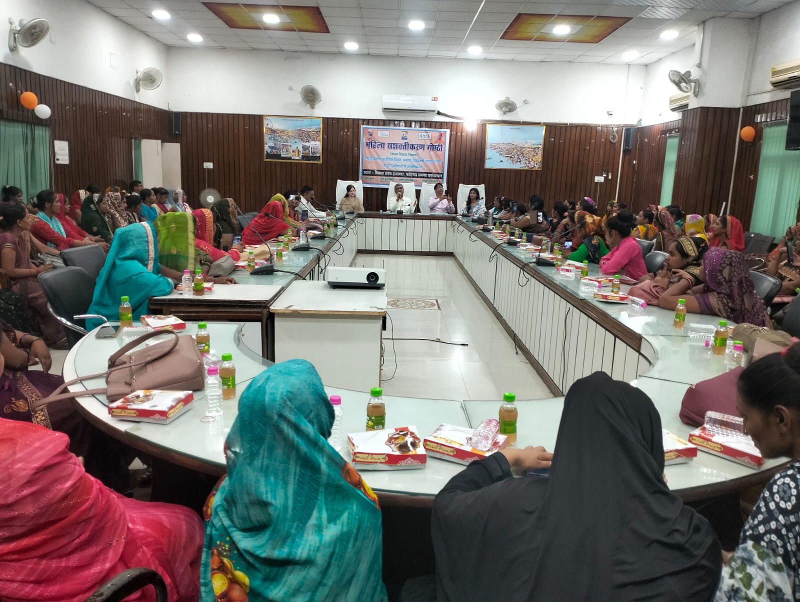 फर्रुखाबाद:महिला सशक्तिकरण पर आधारित प्रेरणादायक कार्यक्रम का आयोजन, ग्रामीण महिलाओं की भूमिका को मिला मंच।